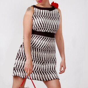 Stretchy top or mini dress, black & white pattern